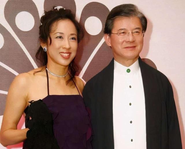 香港澳门豪门联姻,香港豪门争夺战