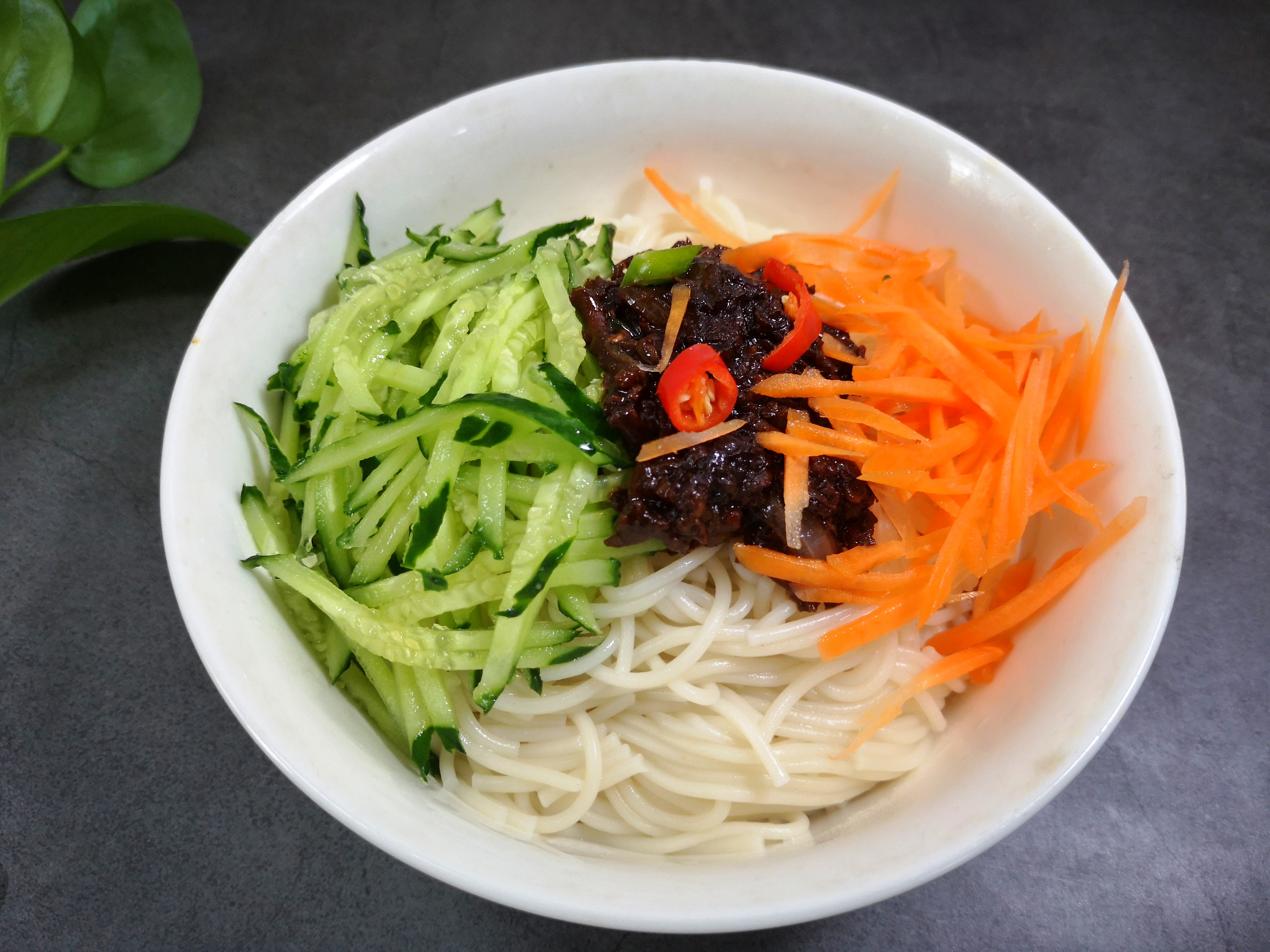 炸酱面是用干黄酱还是甜面酱,家常炸酱面用甜面酱还是黄豆酱