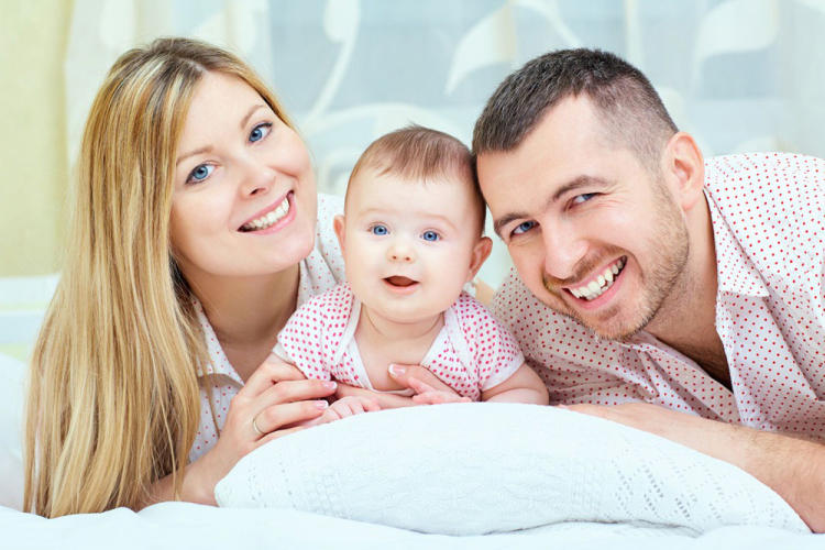 新生儿手臂上有个脓包怎么回事,宝宝出生6天手臂上有脓包