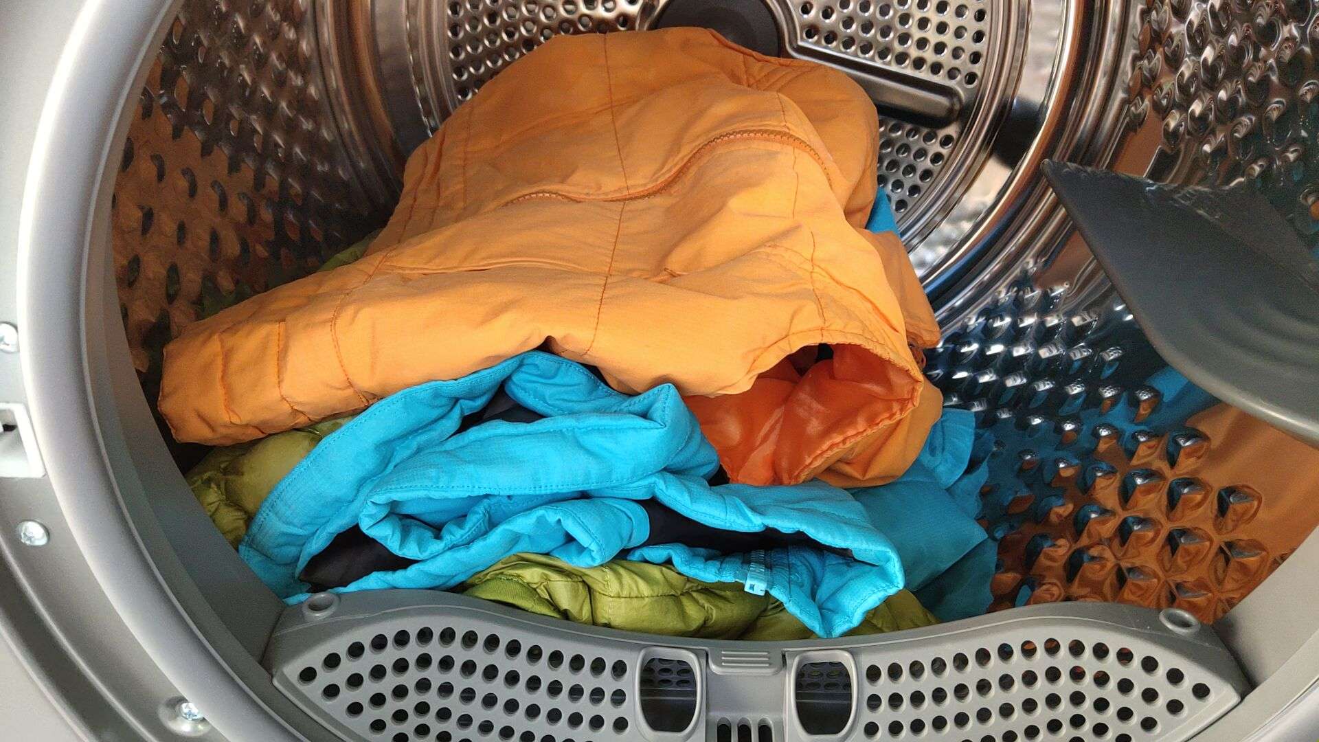 传说中的洗烘套装有那么好吗?春夏秋冬衣物都试过后,有了答案