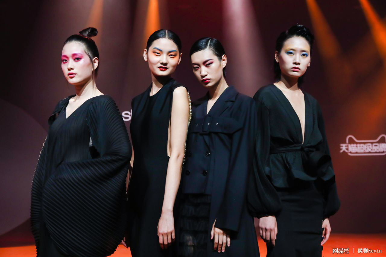 10.18植村秀新品派对,植村秀2018圣诞彩妆视频