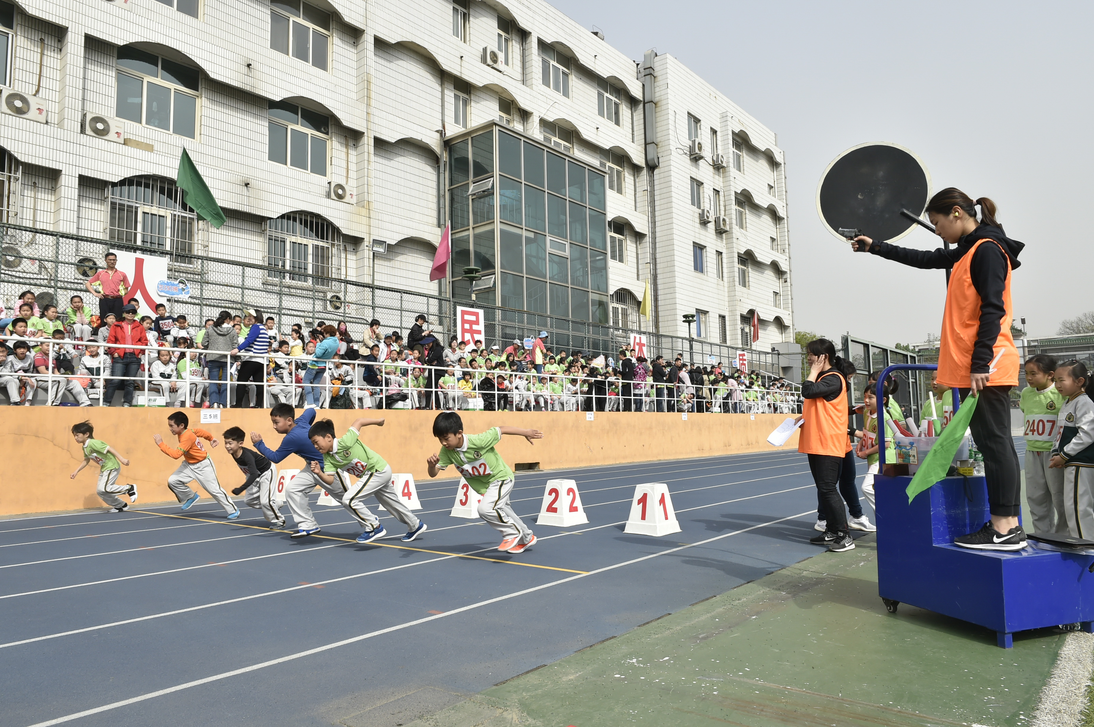 童心向祖国健体乐成长——北京市厂桥小学举办第八届体育节