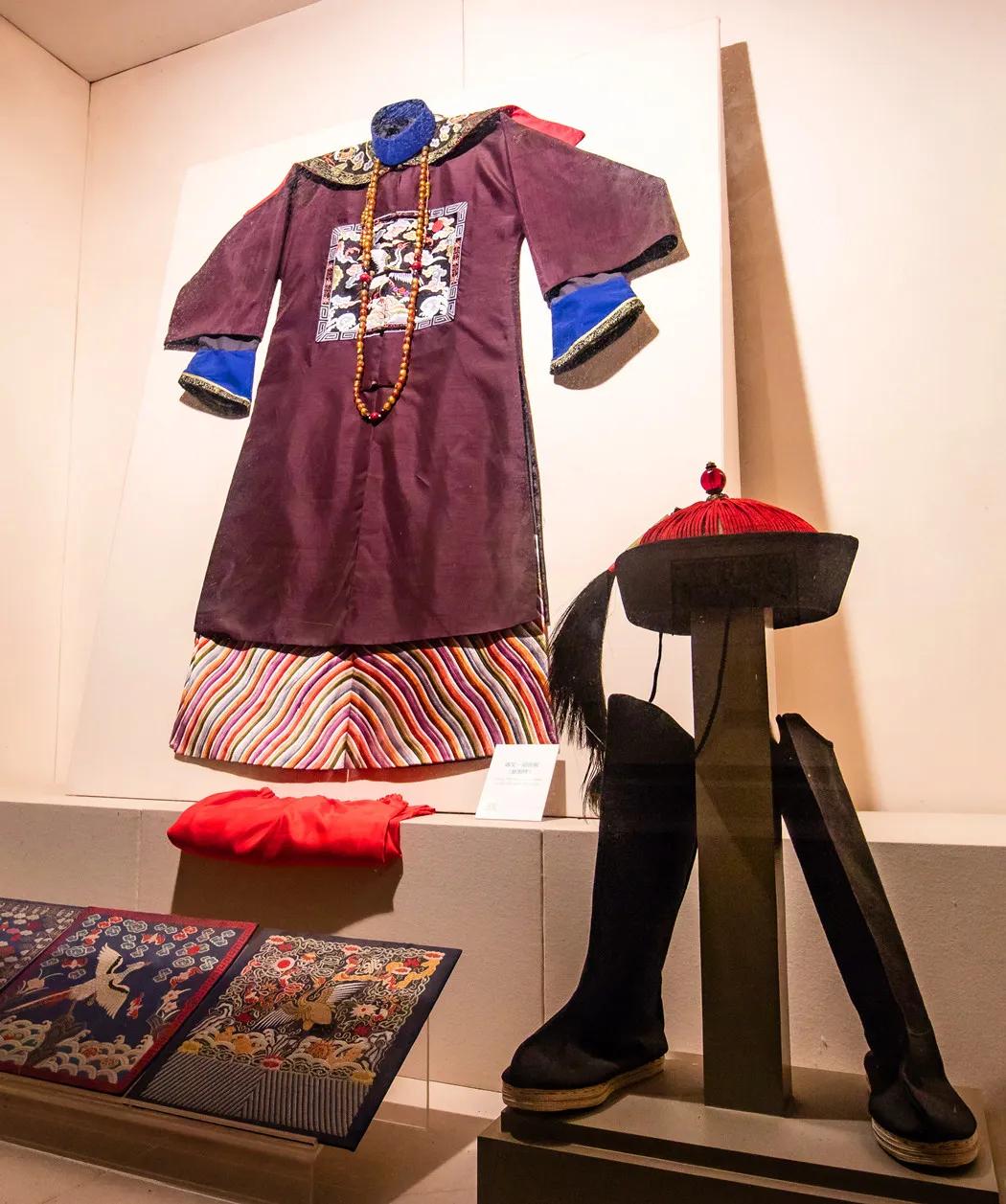 闫洪瑛:中国历代官员服饰掠影