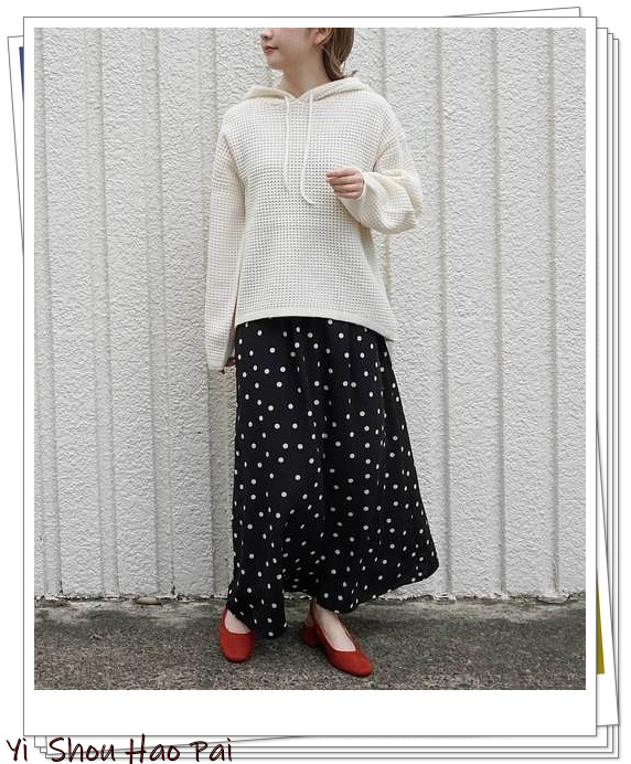 即将流行的法式波点裙,今年流行波点连衣裙吗