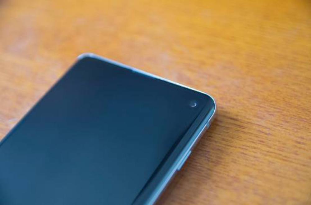 三星galaxys10性能测评,外媒三星galaxys10全系列上手体验