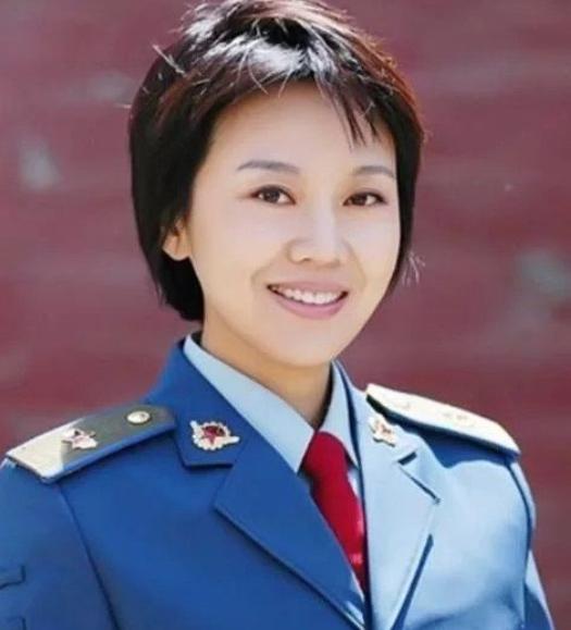 韩红李幼斌陈红军衔谁高,韩红几几年当军人