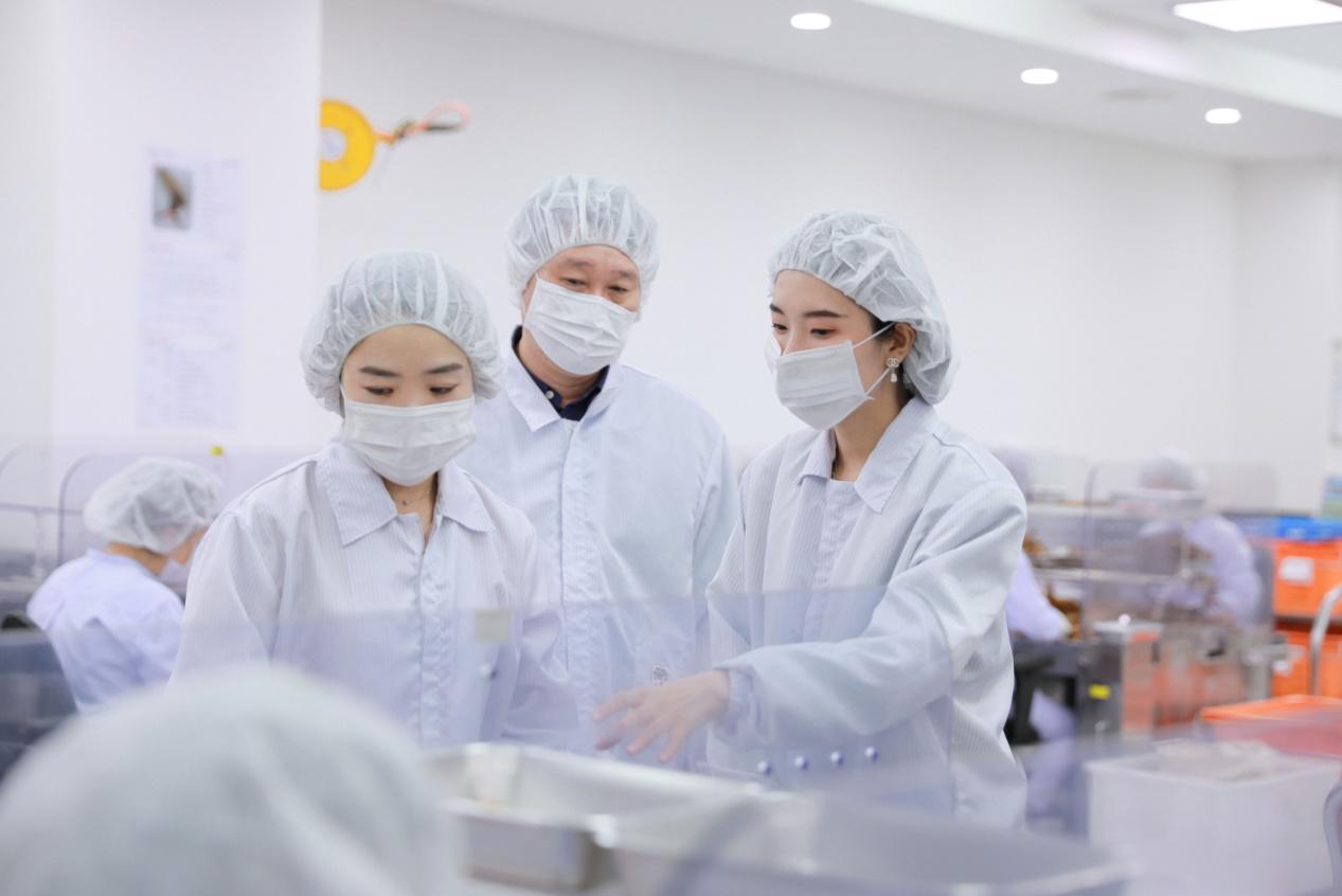 天猫国际大数据促正官庄Xlinefriends跨界合作,联名款爆红全网