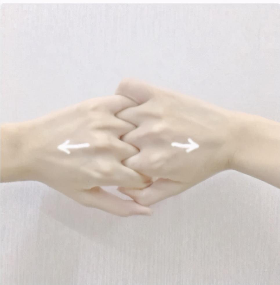 手部保养只靠5个动作：击退肉肉、粗关节