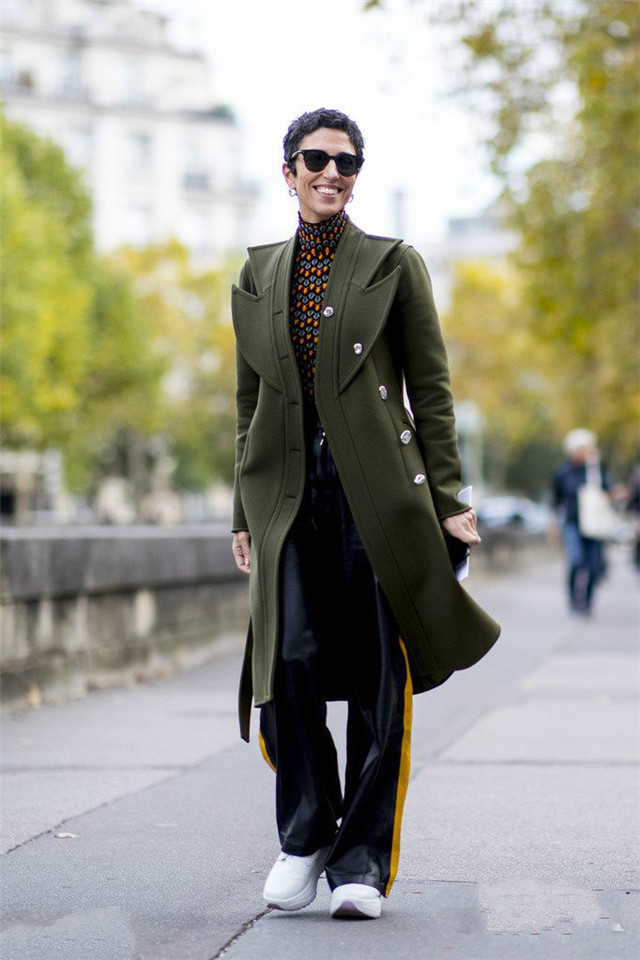 40岁女冬天穿什么颜色显年轻,四十岁穿什么颜色好看显年轻显白