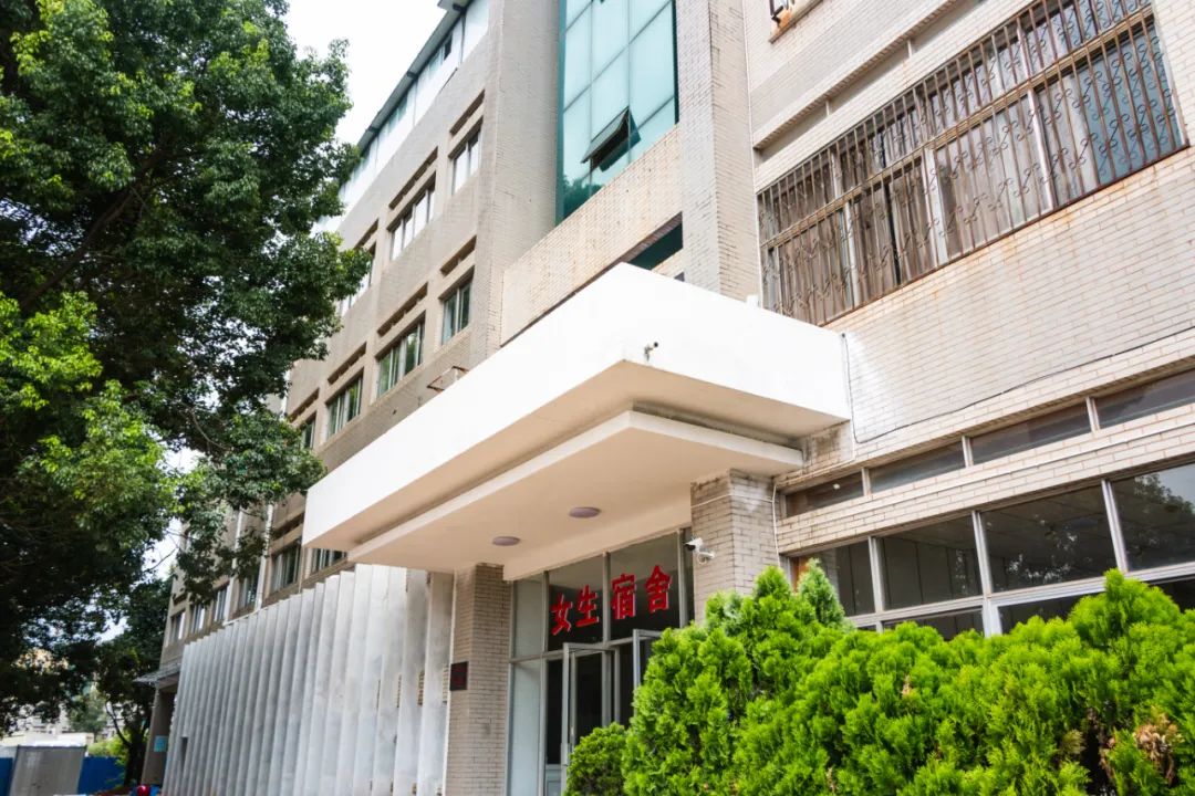 崭新宿舍，超赞食堂，便利设施！在昆二十四中学习与生活超幸福