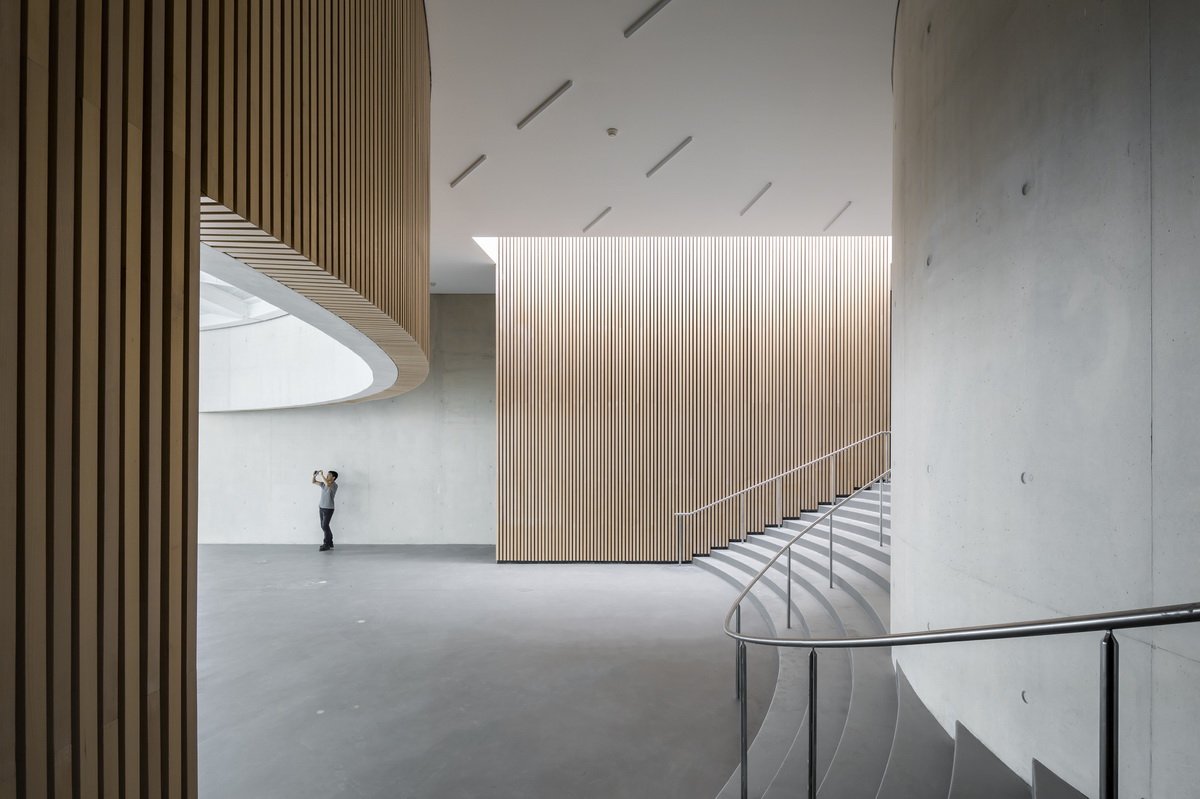 轻盈透明,曲直线的共舞:液化空气集团总部