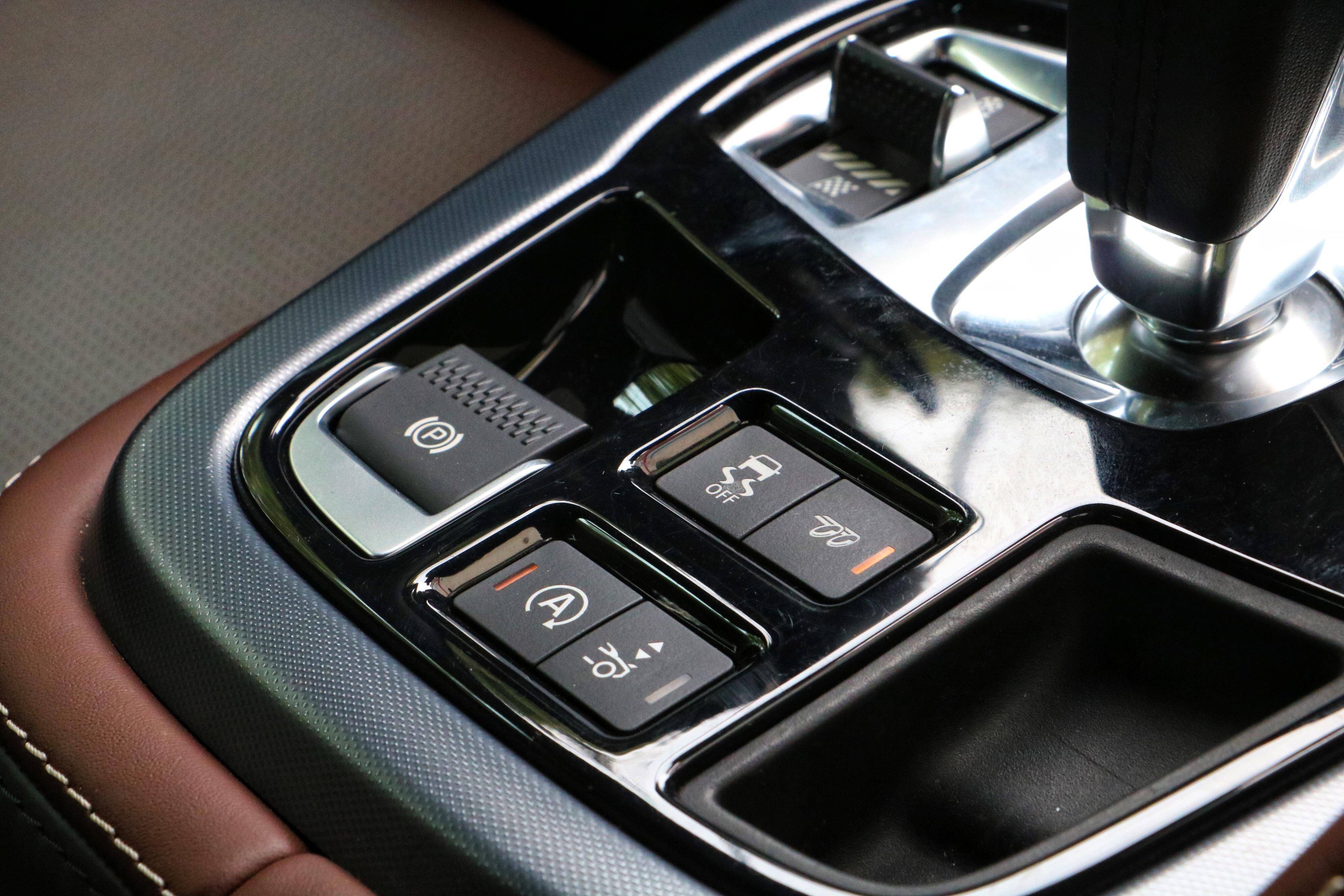 与“赫本”独享二人世界，焦点测试F-TYPE2.0T