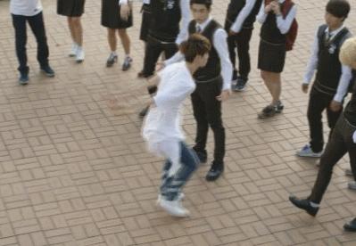 脸颊没肉是太瘦了么,韩国爱豆要瘦到多少斤