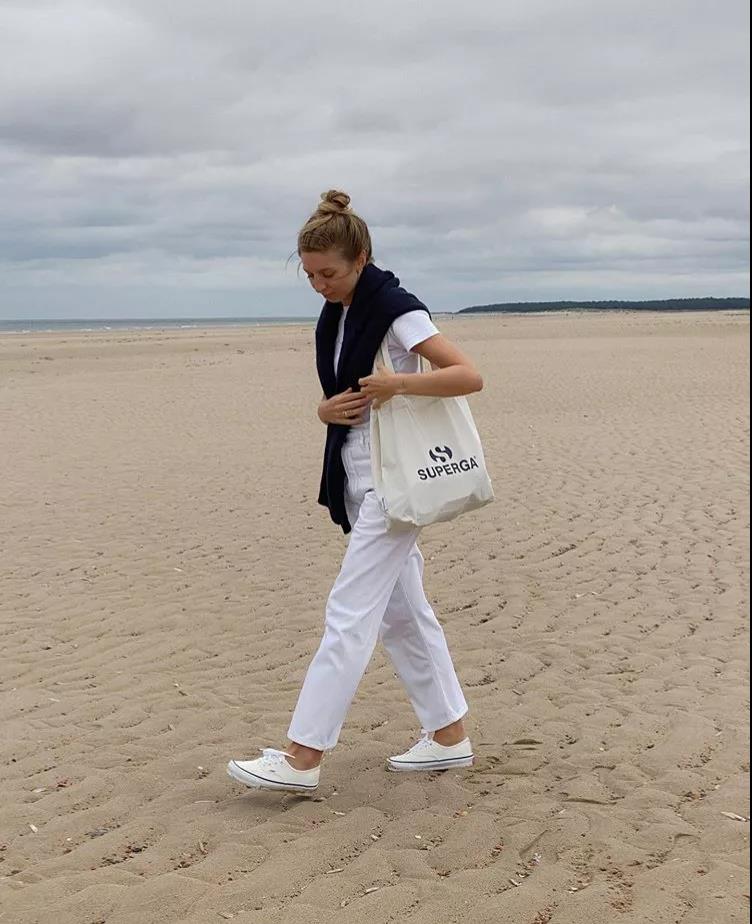 今年春夏穿什么小白鞋好看,好看百搭的小白鞋推荐不撞款