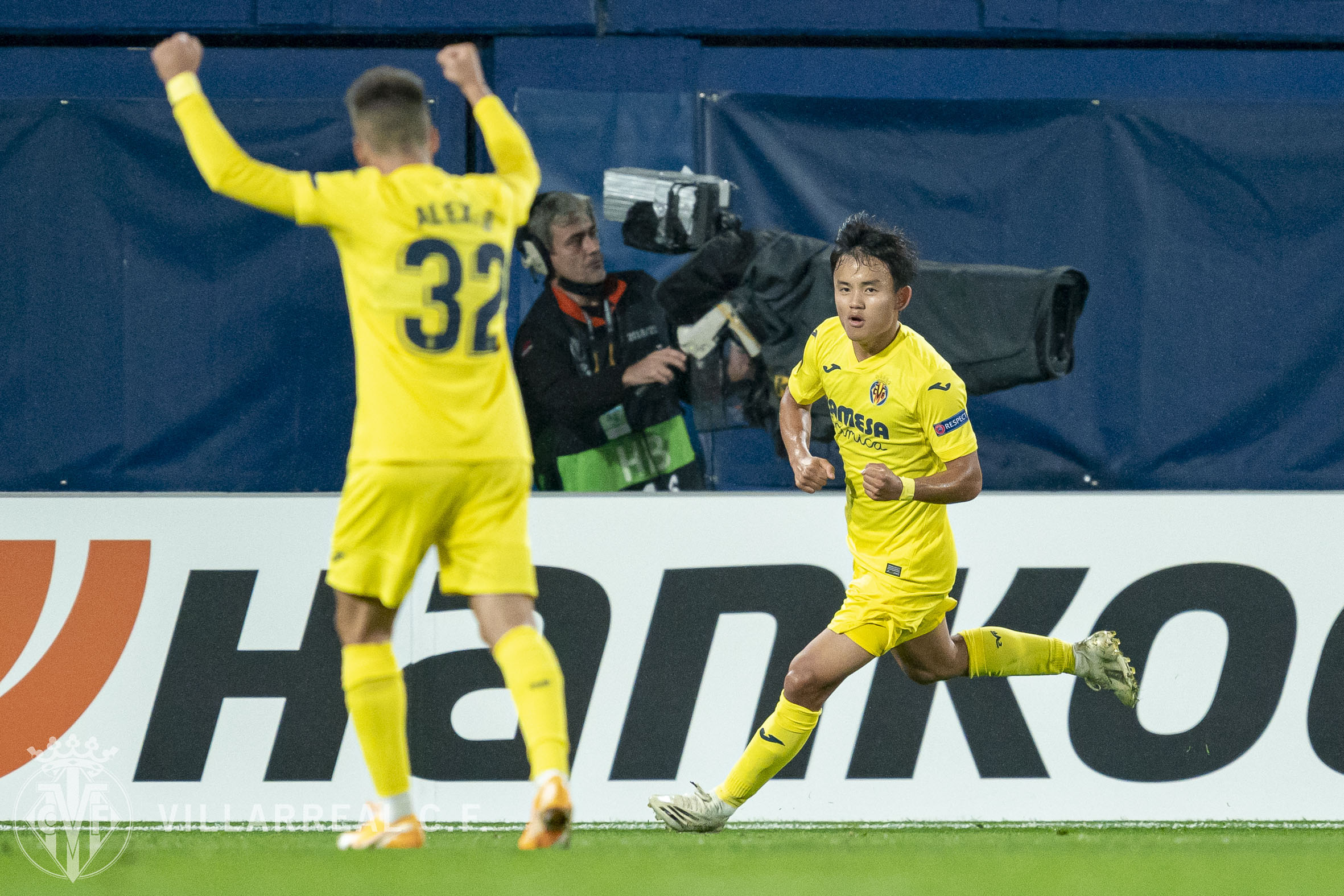 4-1日本球星踢疯了53分钟,日本20岁足球新星