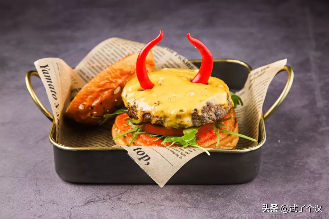 听说我的同事一天吃遍全世界，他是怎么办到的？