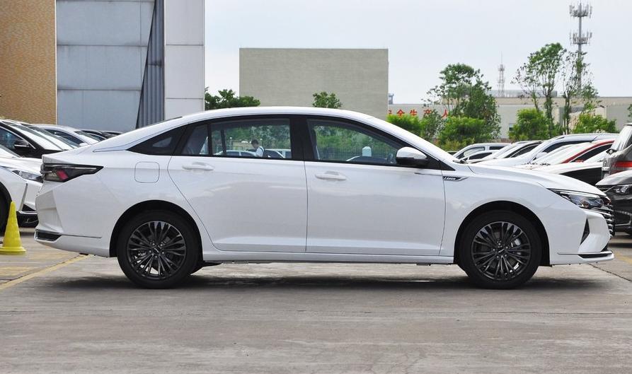 奕炫maxpk朗逸1.4280tsi,朗逸和奕炫max安全性能