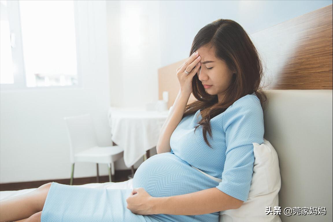 婴儿身上出现青斑图片,新生宝宝很黑的原因