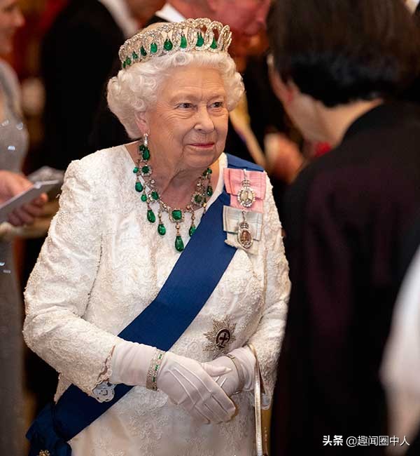 祖母绿国风项链,凯特王妃戴什么颜色的项链