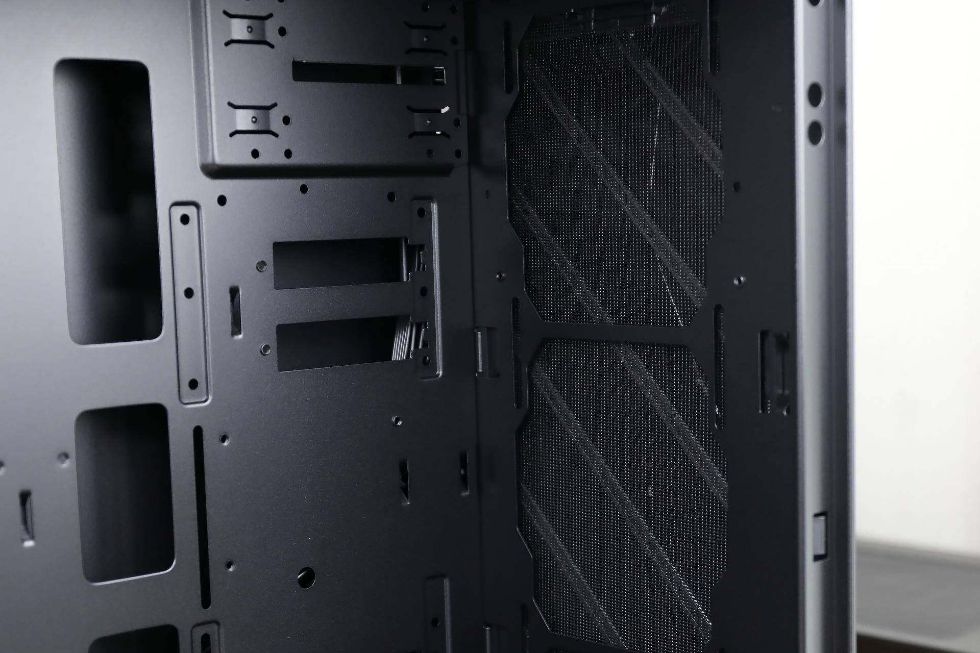 颜值、空间、散热，统统都有，迎广216中塔式机箱体验