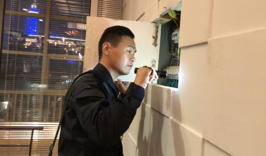 拆弹专家如何练成,真正的拆弹专家视频