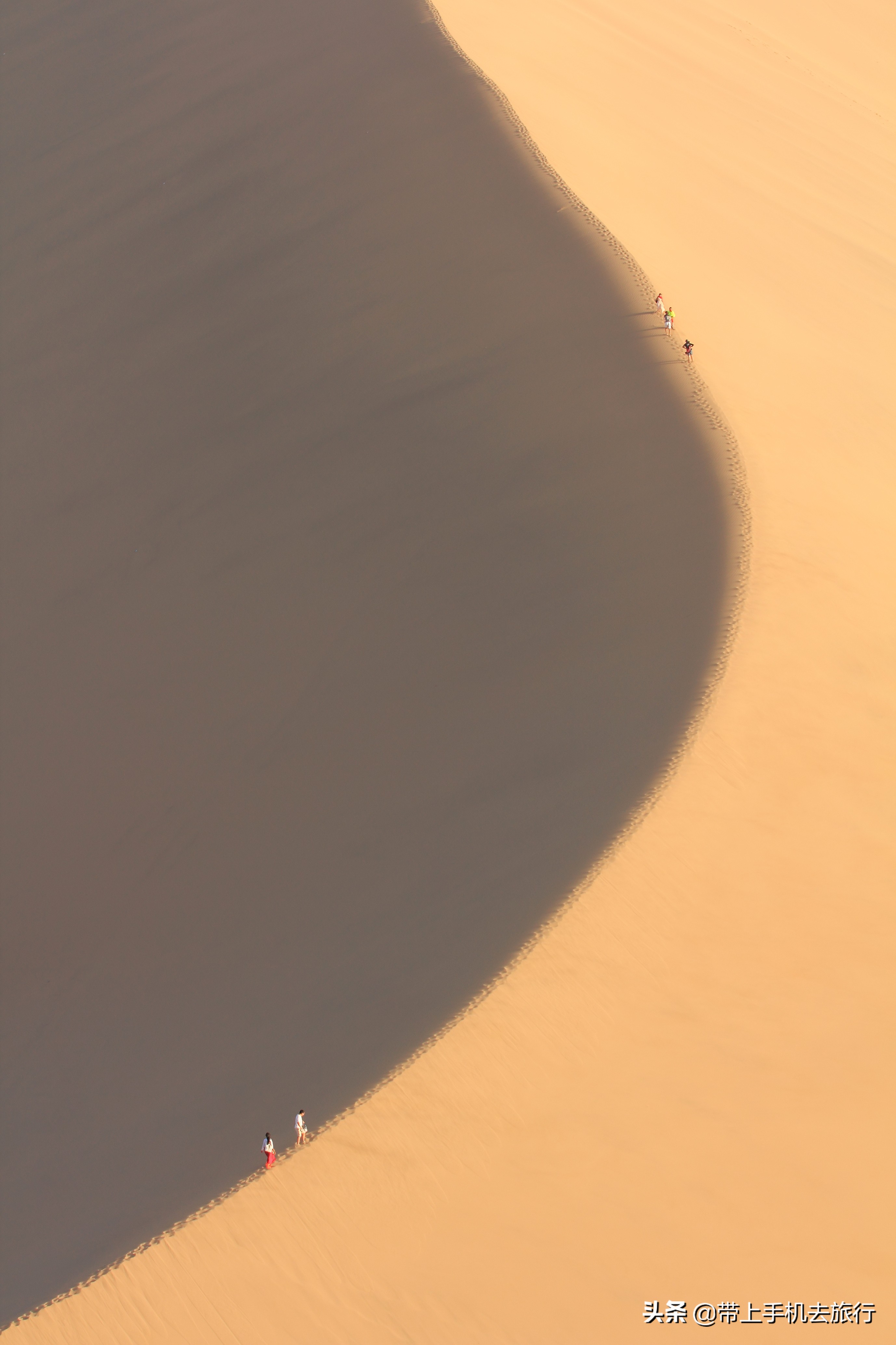 “减法”、虚化和“加法”,让画面瞬间干净简洁唯美