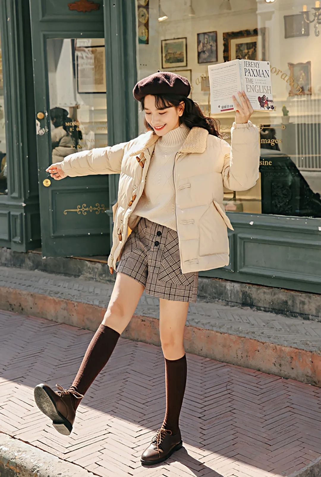 冬季好看的羽绒服款式,冬天羽绒服挑什么颜色不老气洋气