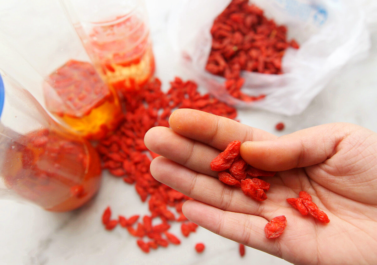 买枸杞买红色的好吗,买枸杞有哪些问题