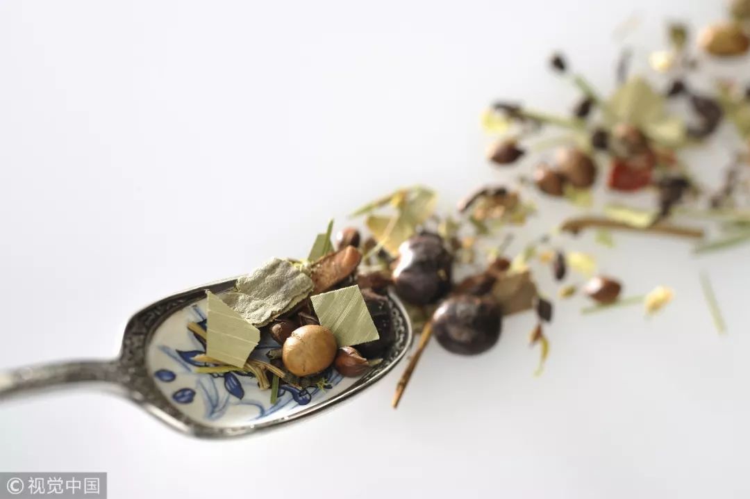 春天睡前吃什么汤养肝护肝,春天调理肝喝什么炖汤