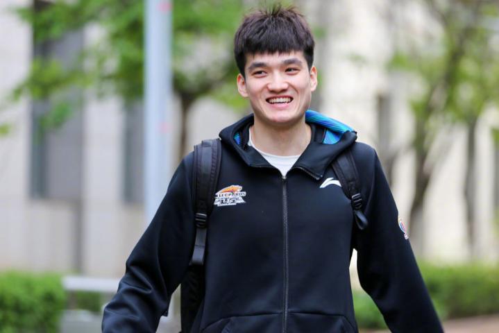 山东和辽宁的互租合同只剩一年，高诗岩和朱荣振能否永久交易？