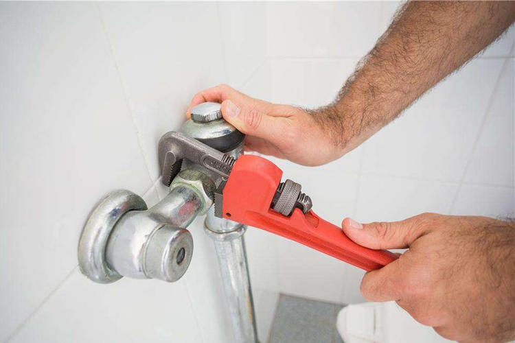 水龙头出水不均匀解决小妙招,家用水龙头滴水的解决办法