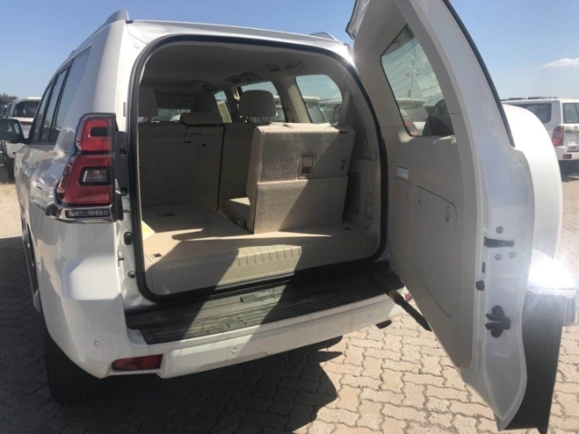 2022丰田新款越野suv大七座,丰田霸道suv越野4驱2020款