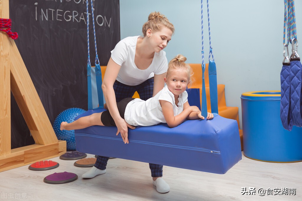 听觉统合训练对孤独症儿童的康复治疗如何开展？看大咖介绍明白了