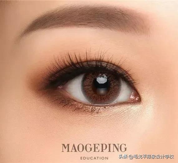 怎么避免眼妆脏,怎样防止眼妆脱落