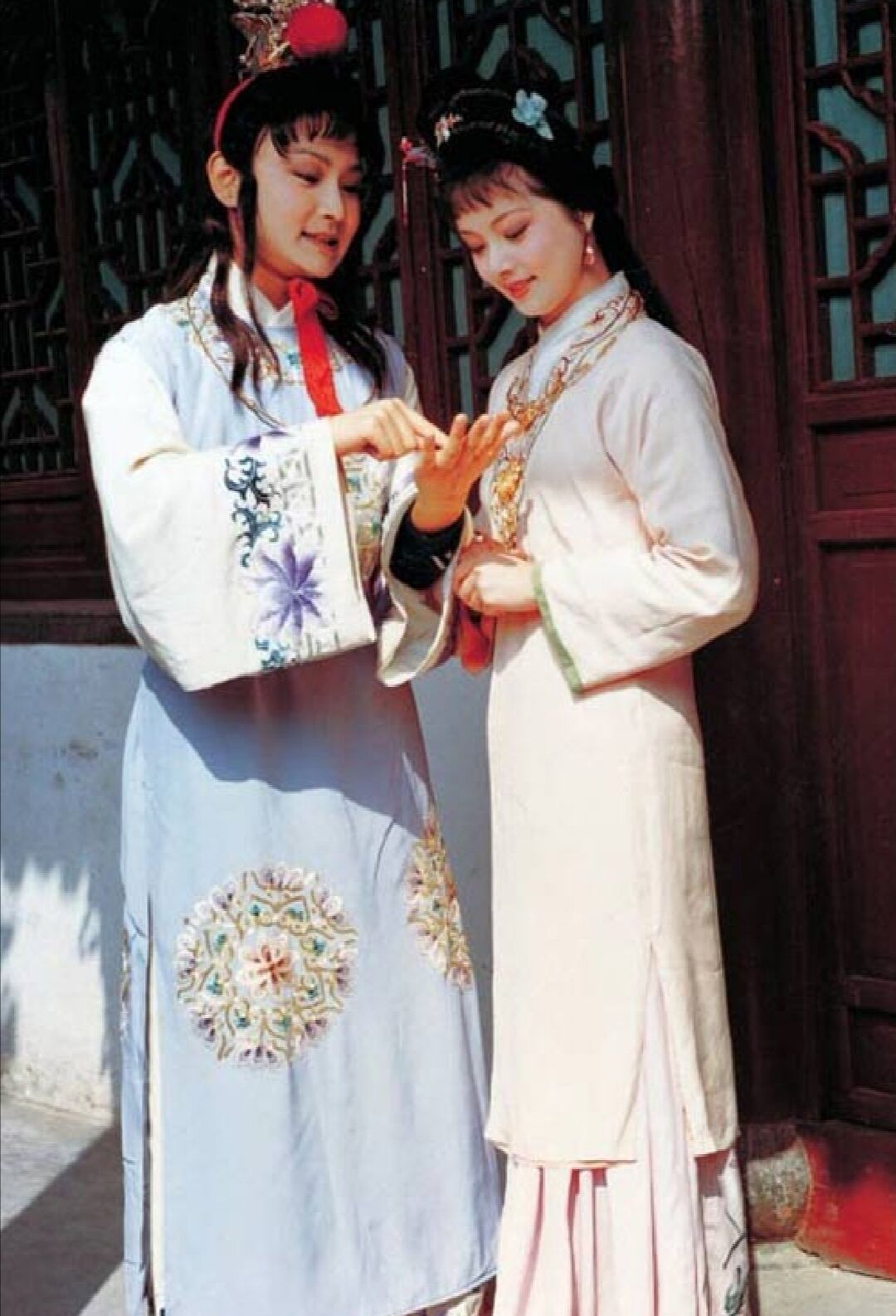 论红楼梦中林黛玉,林黛玉薛宝钗情商分析