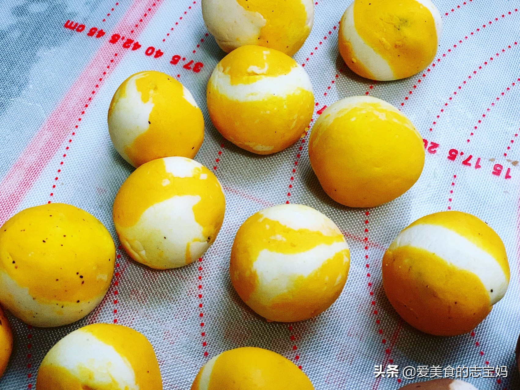 汤圆这样做外皮酥脆内里软糯拉丝,自制汤圆放冰箱开裂了怎么办