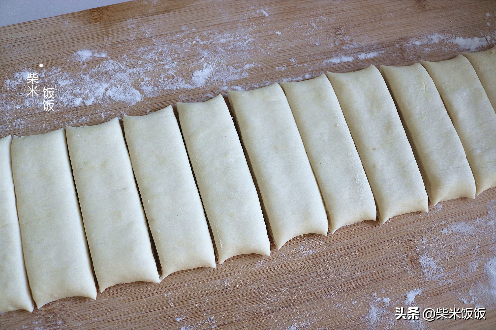 不用泡打粉不用酵母粉炸油条方法,不用泡打粉如何炸油条又脆又蓬松