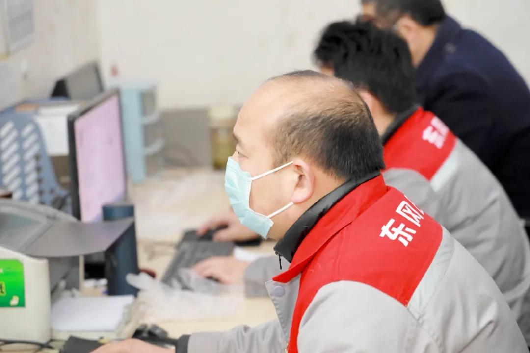 视觉|一家东风南方4S店复工前的日常