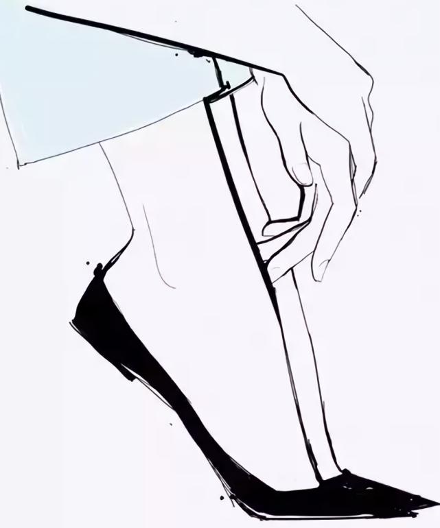 脚下穿什么鞋子能看出来,脚下的鞋子各式各样