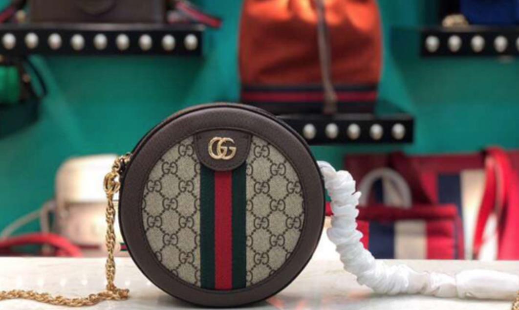 burberry复古圆饼包,用什么搭配古驰的圆饼包