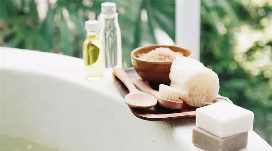 换季皮肤干起皮急救方法,换季皮肤干痒怎么修复