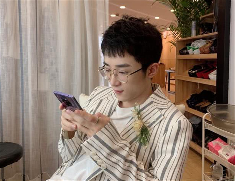 蔡萝莉整容后气质大变？JK白袜都不可爱了，王小歪却靠实力获赞