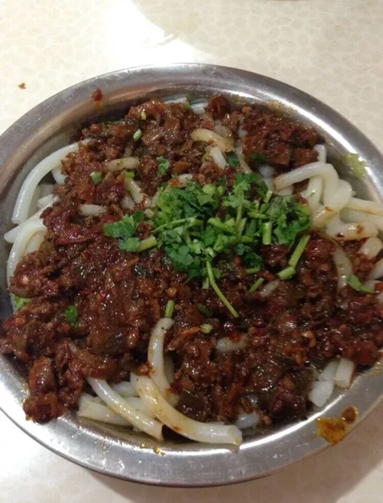 新疆爆辣炒米粉私藏美食大分享,吃爆辣新疆炒米粉合集