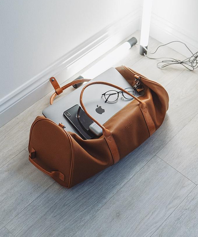 请不要让朋友替你排队在犯罪的道路上!