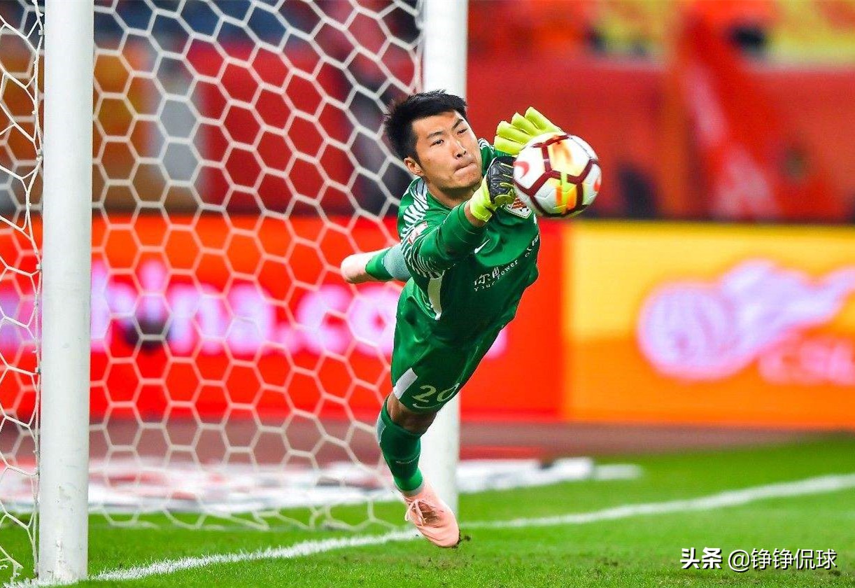 王大雷韩镕泽精彩扑救,深度解析王大雷