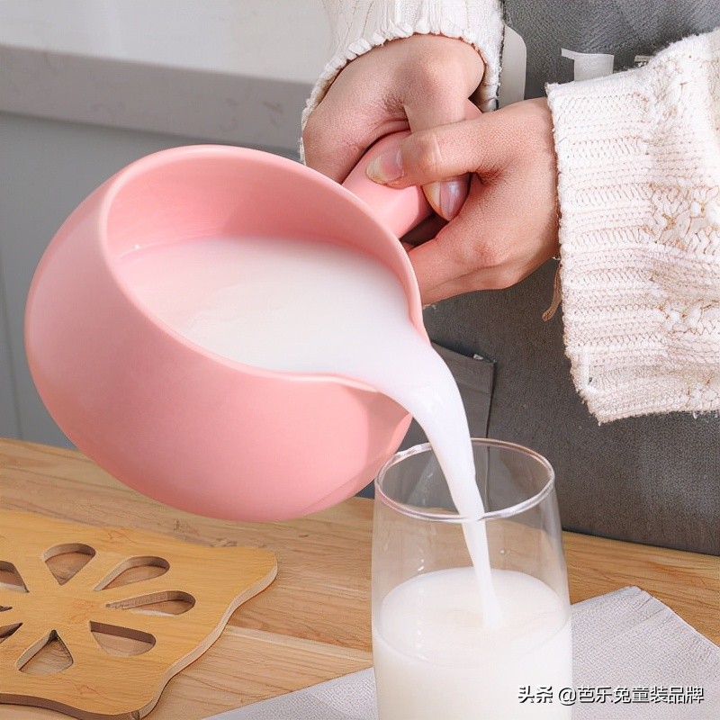 芭乐兔婴儿可以吃吗,大白兔牛奶有营养吗适合小孩喝吗