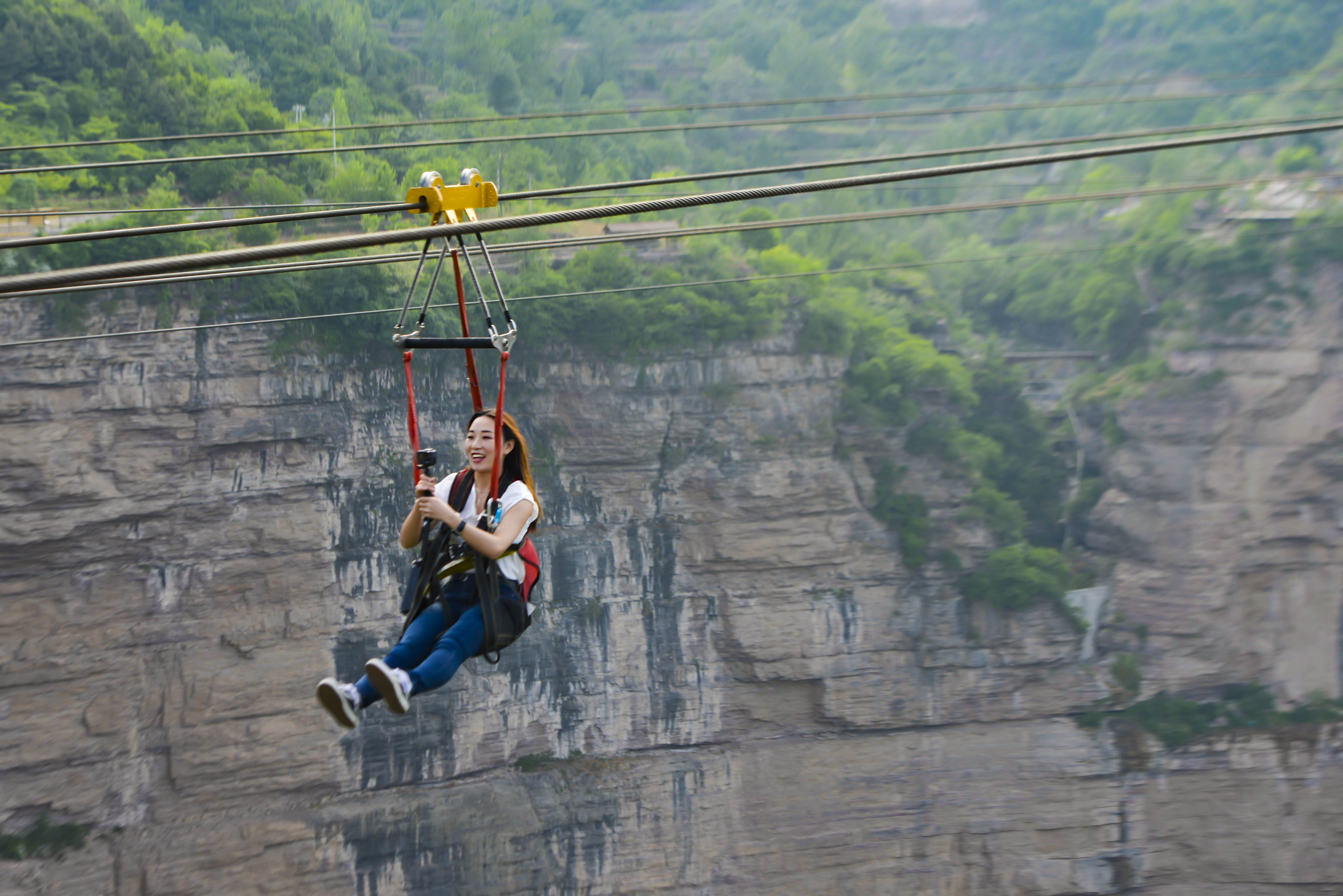 来到这里，我承认我腿有些软，但我还是痴迷于它的美