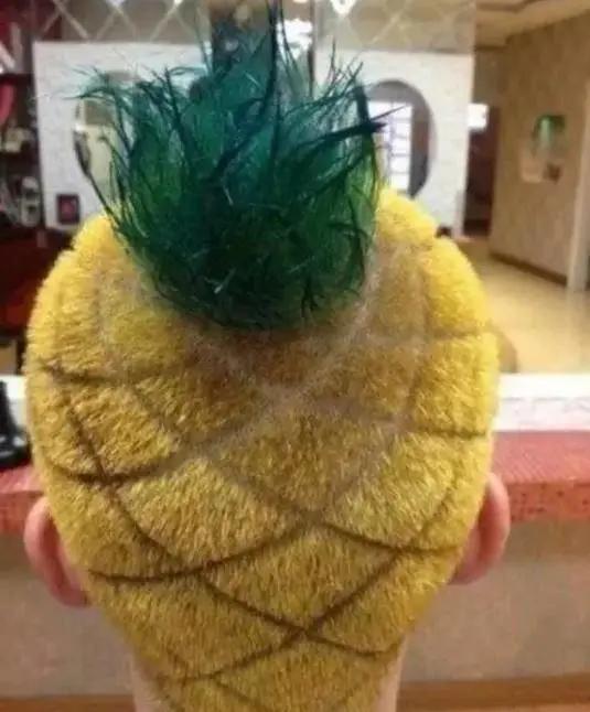 女性自己在家剪头发视频,中年妇女自己在家剪头发