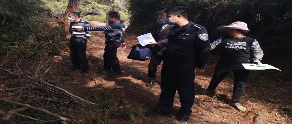 男子涉嫌裸聊在车站被抓,赣州突袭裸聊窝点现场带走多人