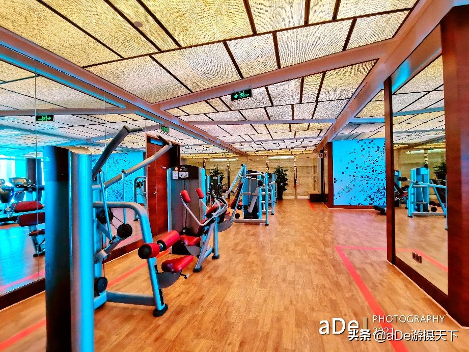 广州最值得打卡室内泳池,广州打卡无边泳池